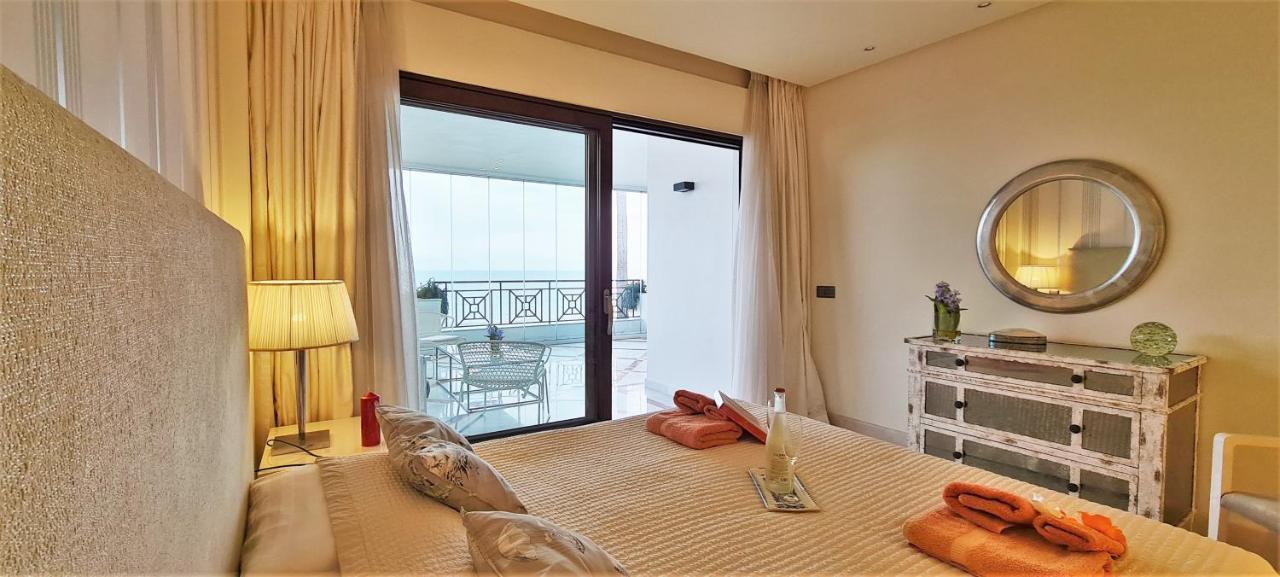 אסטפונה Luxury Apartment Frontal Beach In Doncella Beach מראה חיצוני תמונה
